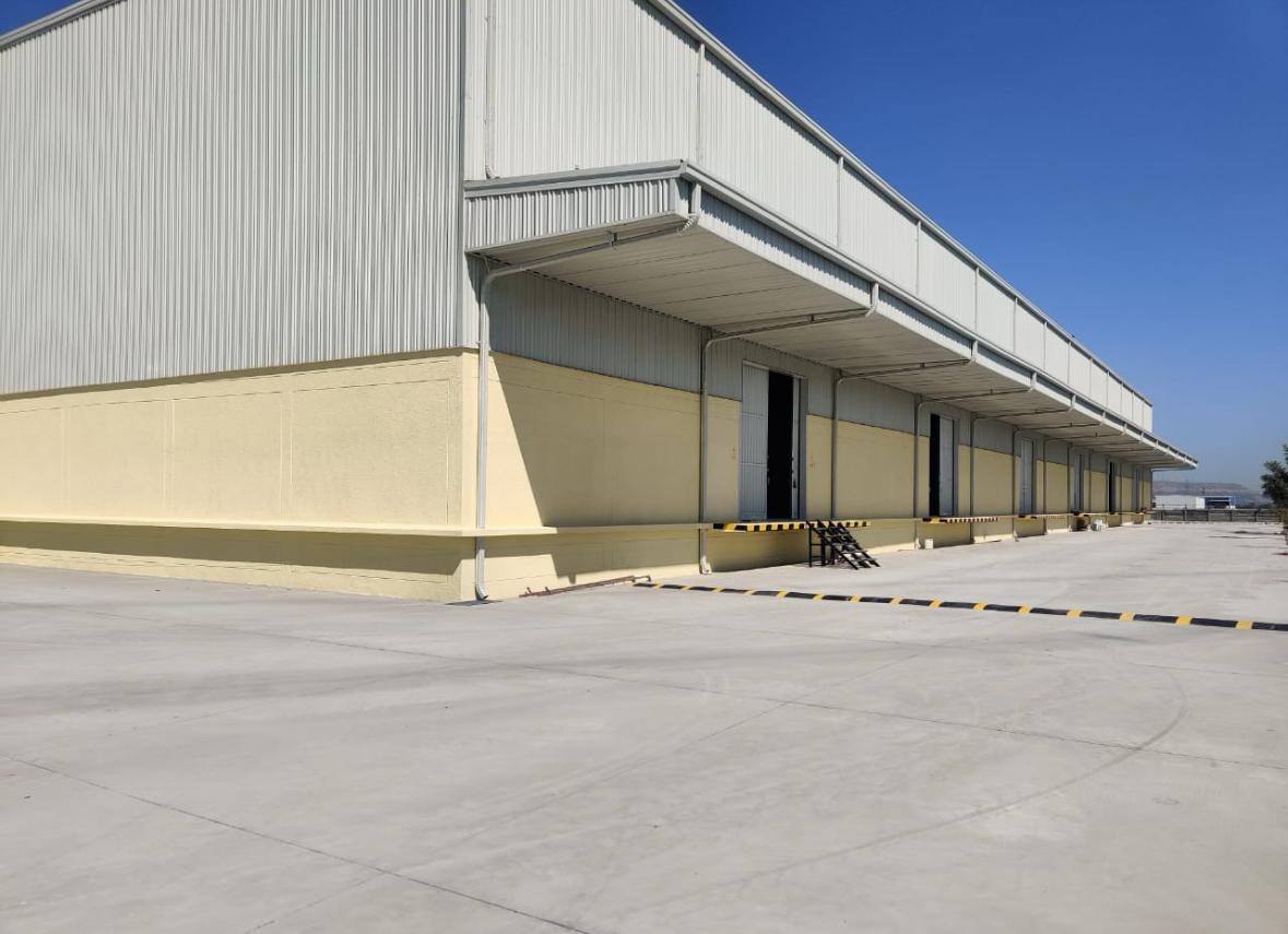 Logistics Collaboration warehouse integrates seamlessly with transportation networks. 